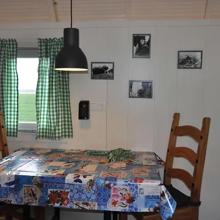 Your Waggon At The Cow's Paradise Bed & Breakfast *