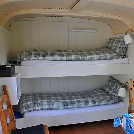 Your Waggon At The Cow's Paradise Bed & Breakfast