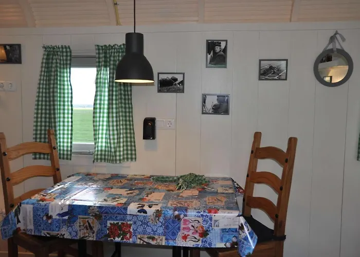 Your Waggon At The Cow's Paradise B&B 3*